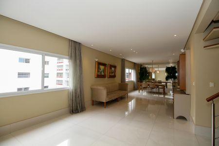 Apartamento para alugar com 279m², 3 quartos e 1 vaga Apartamento para alugar com 279m², 3 quartos e 1 vagaSala