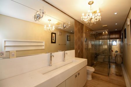 Apartamento para alugar com 279m², 3 quartos e 1 vaga Apartamento para alugar com 279m², 3 quartos e 1 vagaBanheiro da Suíte 3