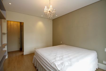 Apartamento para alugar com 279m², 3 quartos e 1 vaga Apartamento para alugar com 279m², 3 quartos e 1 vagaSuíte 1