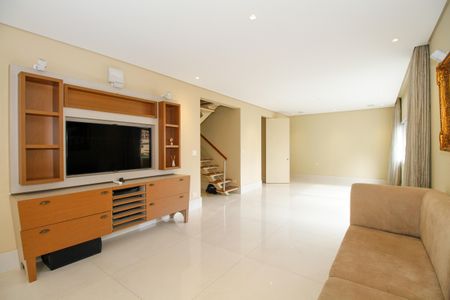 Apartamento para alugar com 279m², 3 quartos e 1 vaga Apartamento para alugar com 279m², 3 quartos e 1 vagaSala