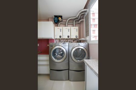 Apartamento para alugar com 279m², 3 quartos e 1 vaga Apartamento para alugar com 279m², 3 quartos e 1 vagaÁrea de Serviço