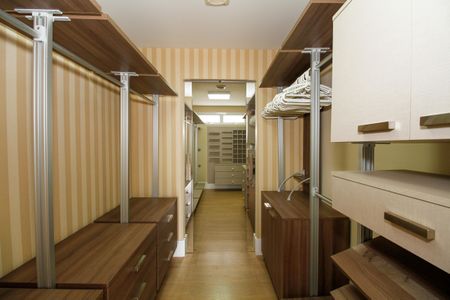 Apartamento para alugar com 279m², 3 quartos e 1 vaga Apartamento para alugar com 279m², 3 quartos e 1 vagaCloset da Suíte 3