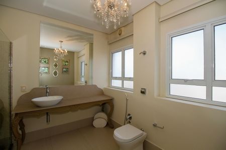 Apartamento para alugar com 279m², 3 quartos e 1 vaga Apartamento para alugar com 279m², 3 quartos e 1 vagaBanheiro da Suíte 1