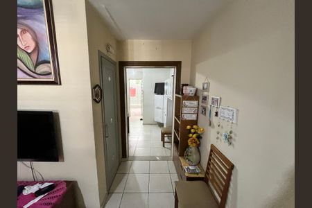Casa à venda com 70m², 2 quartos e 2 vagasSala