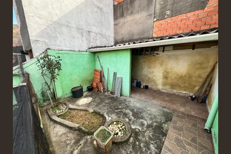 Casa à venda com 70m², 2 quartos e 2 vagasQuintal