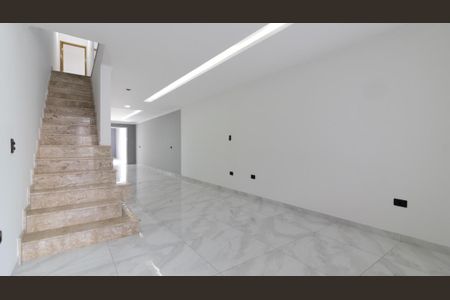 Casa à venda com 145m², 3 quartos e 2 vagas Casa à venda com 145m², 3 quartos e 2 vagasSala