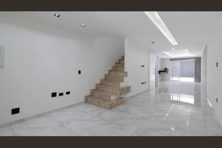 Casa à venda com 145m², 3 quartos e 2 vagas Casa à venda com 145m², 3 quartos e 2 vagasSala