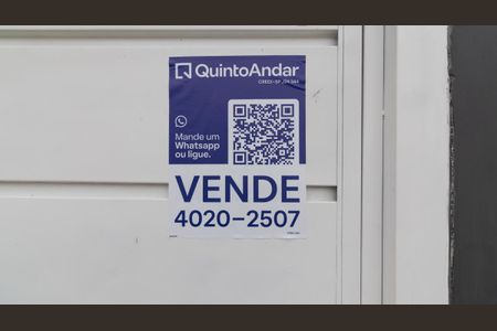 Casa à venda com 145m², 3 quartos e 2 vagas Casa à venda com 145m², 3 quartos e 2 vagasPlaquinha