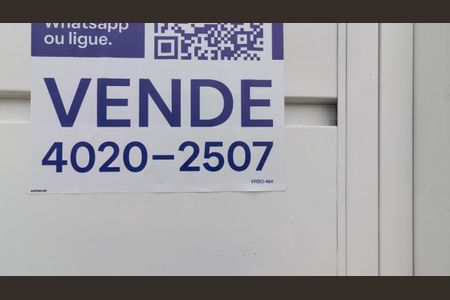 Casa à venda com 145m², 3 quartos e 2 vagas Casa à venda com 145m², 3 quartos e 2 vagasPlaquinha