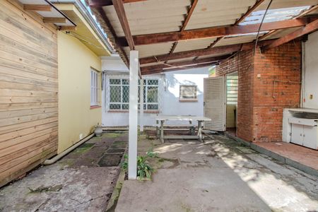 Pátio de casa para alugar com 4 quartos, 150m² em São João, Porto Alegre