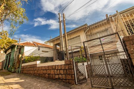 Fachada de casa para alugar com 4 quartos, 150m² em São João, Porto Alegre