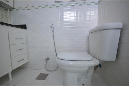 Apartamento à venda com 114m², 2 quartos e 2 vagasBanheiro da Suite