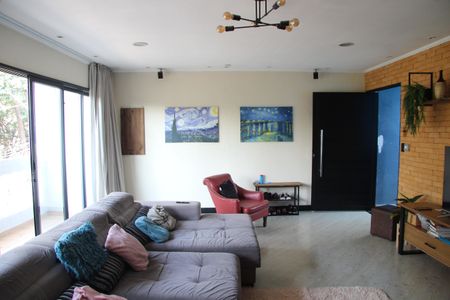 Casa para alugar com 275m², 3 quartos e 3 vagasSala