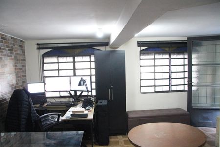 Casa para alugar com 275m², 3 quartos e 3 vagasEscritório 