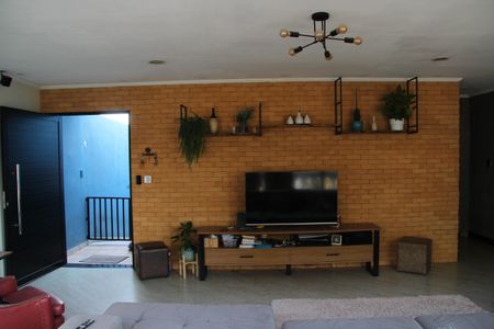 Casa para alugar com 275m², 3 quartos e 3 vagasSala