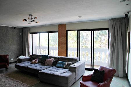 Casa para alugar com 275m², 3 quartos e 3 vagasSala