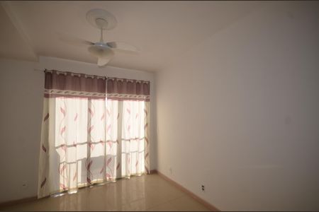 Apartamento à venda com 75m², 2 quartos e 1 vagaSala