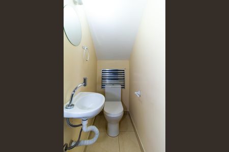 Casa de condomínio à venda com 64m², 2 quartos e 1 vaga Casa de condomínio à venda com 64m², 2 quartos e 1 vagaBanheiro