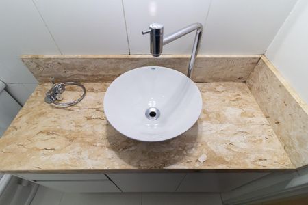 Casa de condomínio à venda com 64m², 2 quartos e 1 vaga Casa de condomínio à venda com 64m², 2 quartos e 1 vagaBanheiro