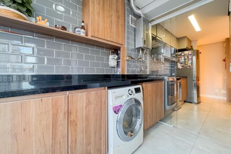 Apartamento à venda com 69m², 2 quartos e 1 vagaÁrea de Serviço