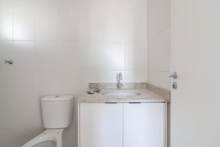 Apartamento para alugar com 69m², 2 quartos e 1 vaga Apartamento para alugar com 69m², 2 quartos e 1 vagaBanheiro da Suíte