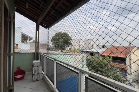 Casa à venda com 150m², 3 quartos e 2 vagas Casa à venda com 150m², 3 quartos e 2 vagasVaranda da Suíte