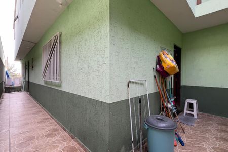 Casa à venda com 150m², 3 quartos e 2 vagas Casa à venda com 150m², 3 quartos e 2 vagasÁrea externa