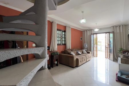 Casa à venda com 150m², 3 quartos e 2 vagas Casa à venda com 150m², 3 quartos e 2 vagasSala