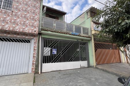 Casa à venda com 150m², 3 quartos e 2 vagas Casa à venda com 150m², 3 quartos e 2 vagasFachada