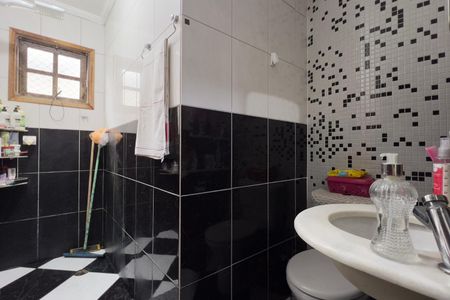 Casa à venda com 150m², 3 quartos e 2 vagas Casa à venda com 150m², 3 quartos e 2 vagasBanheiro 1