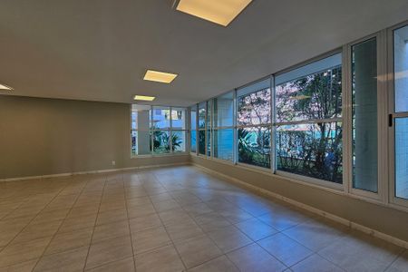 Apartamento à venda com 170m², 4 quartos e 3 vagasÁrea comum - Salão de festas