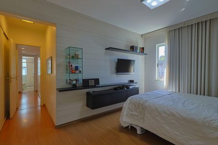 Apartamento à venda com 170m², 4 quartos e 3 vagasSuíte 1