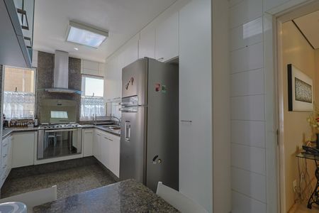 Apartamento à venda com 170m², 4 quartos e 3 vagasCozinha