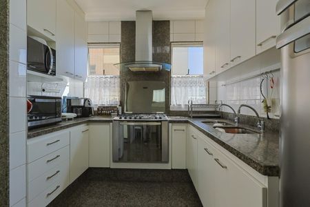 Apartamento à venda com 170m², 4 quartos e 3 vagasCozinha