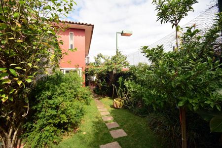 Casa de condomínio à venda com 650m², 4 quartos e 4 vagasCorredor Lateral