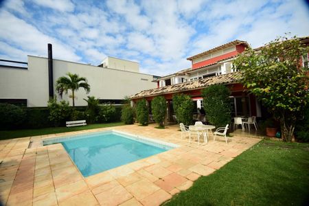 Casa de condomínio à venda com 650m², 4 quartos e 4 vagasPiscina