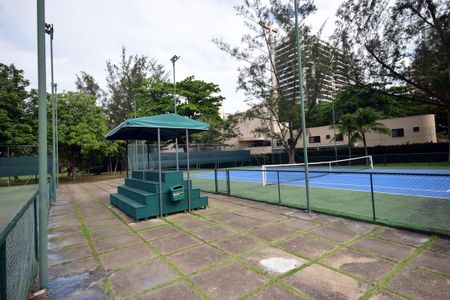 Casa de condomínio à venda com 650m², 4 quartos e 4 vagasÁrea comum - Quadra de Tênis