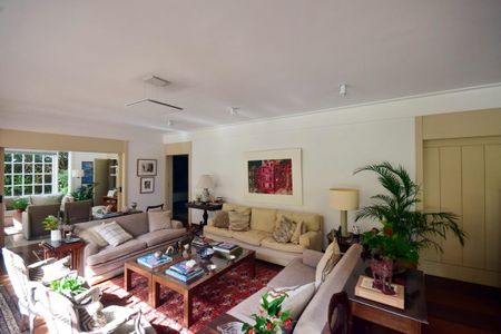 Casa de condomínio à venda com 650m², 4 quartos e 4 vagasSala