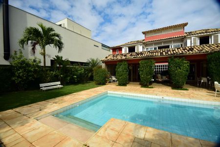 Casa de condomínio à venda com 650m², 4 quartos e 4 vagasPiscina