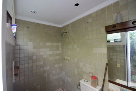 Casa de condomínio à venda com 650m², 4 quartos e 4 vagasBanheiro Externo