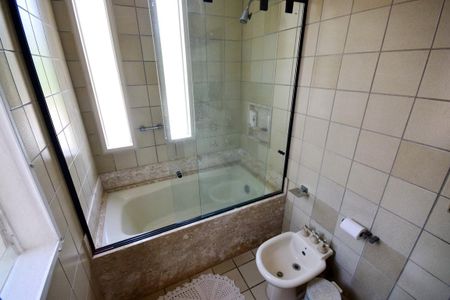 Casa de condomínio à venda com 650m², 4 quartos e 4 vagasBanheiro Suíte 2
