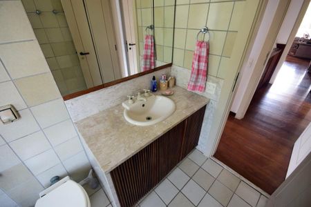 Casa de condomínio à venda com 650m², 4 quartos e 4 vagasBanheiro Suíte 2