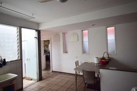 Casa de condomínio à venda com 650m², 4 quartos e 4 vagasÁrea de Serviço