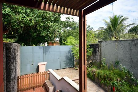 Casa de condomínio à venda com 650m², 4 quartos e 4 vagasCorredor lateral