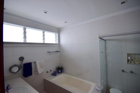 Casa de condomínio à venda com 650m², 4 quartos e 4 vagasBanheiro Suíte Principal