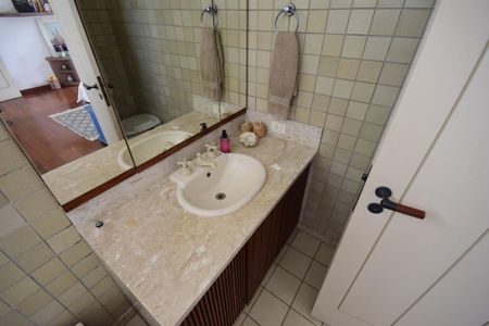 Casa de condomínio à venda com 650m², 4 quartos e 4 vagasBanheiro Suíte 1