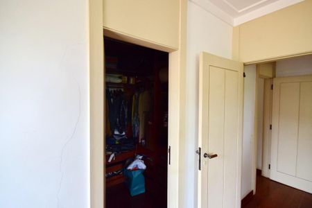 Casa de condomínio à venda com 650m², 4 quartos e 4 vagasCloset Suíte 2