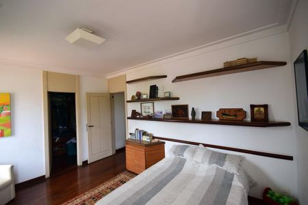 Casa de condomínio à venda com 650m², 4 quartos e 4 vagasSuíte 2