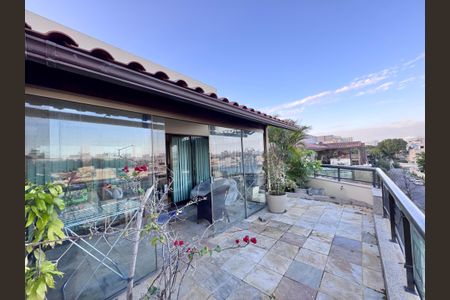 Apartamento à venda com 177m², 4 quartos e 2 vagasVaranda/Terraço