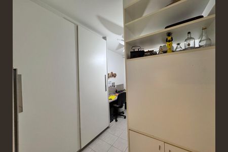 Apartamento à venda com 177m², 4 quartos e 2 vagasQuarto 3